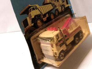 Hot Wheels 3916 Rig Wrecker Tow Truck Workhorses 1983 - TulipStuff