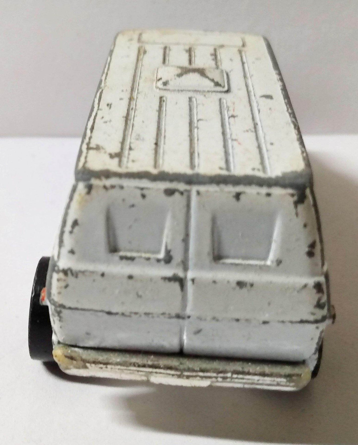 Hot Wheels Redline Paramedic Ambulance 7661 Hong Kong 1974 - TulipStuff