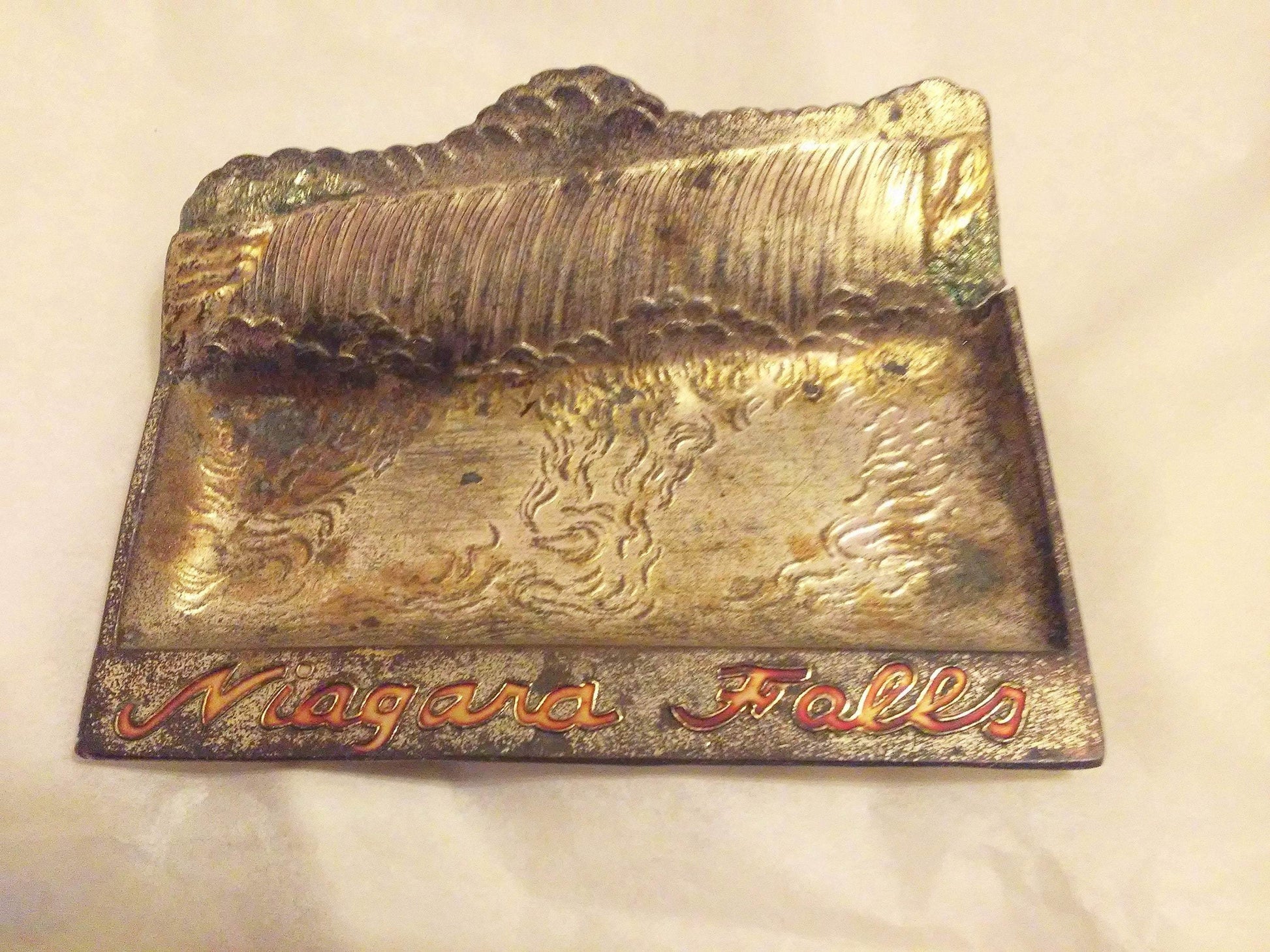 Niagara Falls 1950's Souvenir Tin Ashtray - TulipStuff