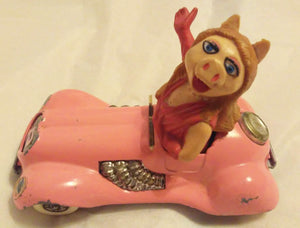 Corgi Toys 2032-A1 Diecast Metal Muppets Miss Piggy Sports Car 1979 Great Britain - TulipStuff