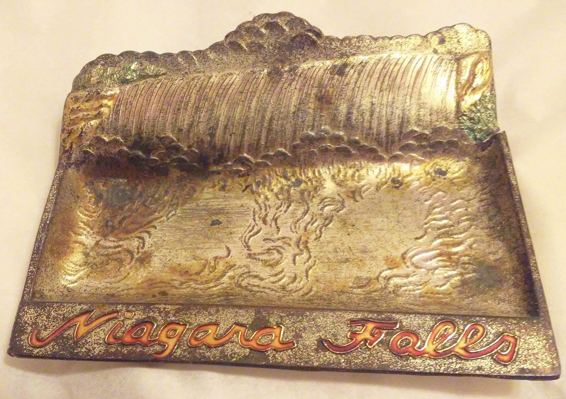 Niagara Falls 1950's Souvenir Tin Ashtray - TulipStuff