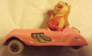 Corgi Toys 2032-A1 Diecast Metal Muppets Miss Piggy Sports Car 1979 Great Britain - TulipStuff