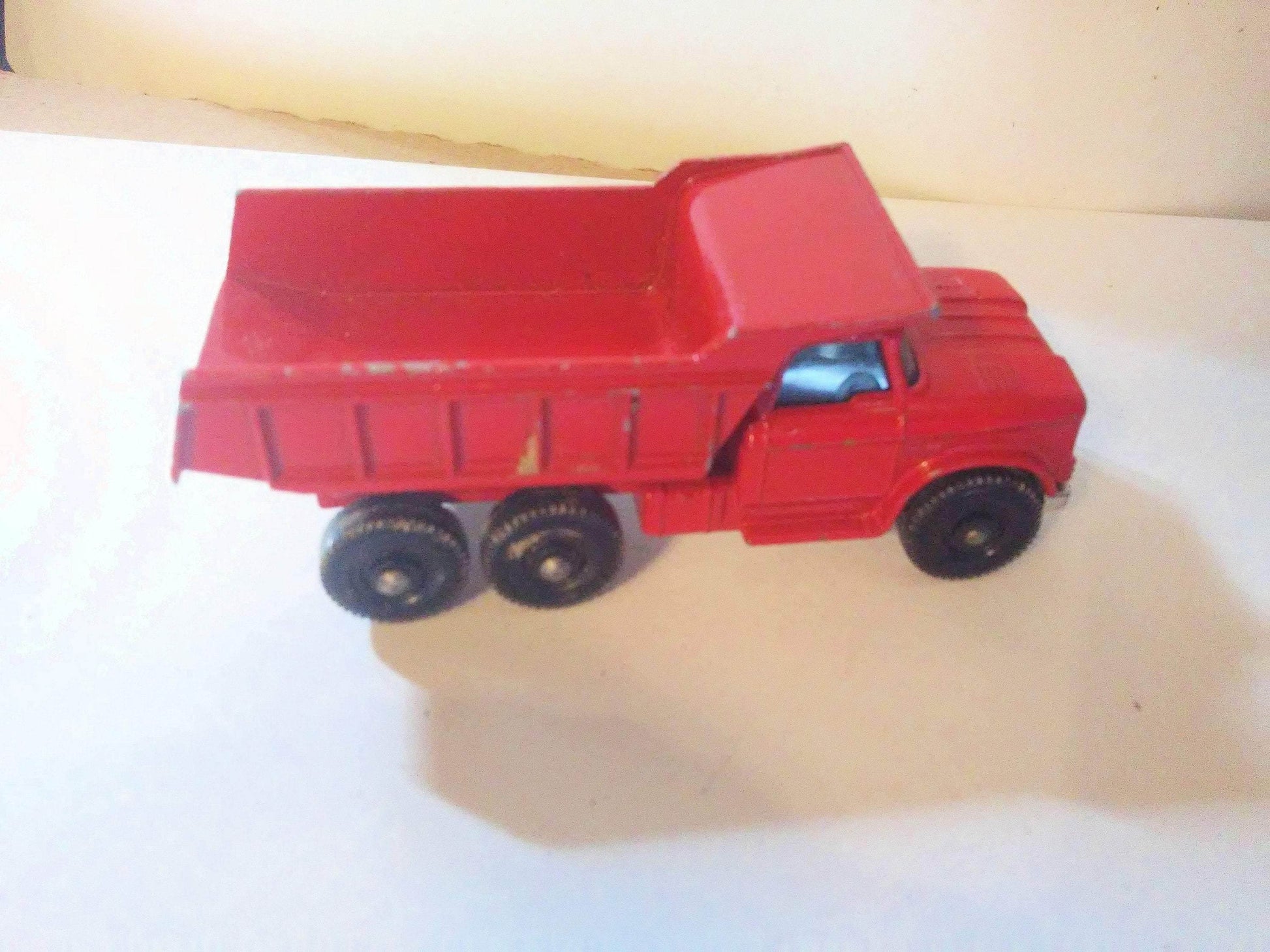 Lesney Matchbox No 48 Dodge Dumper Truck Diecast 1966 England - TulipStuff