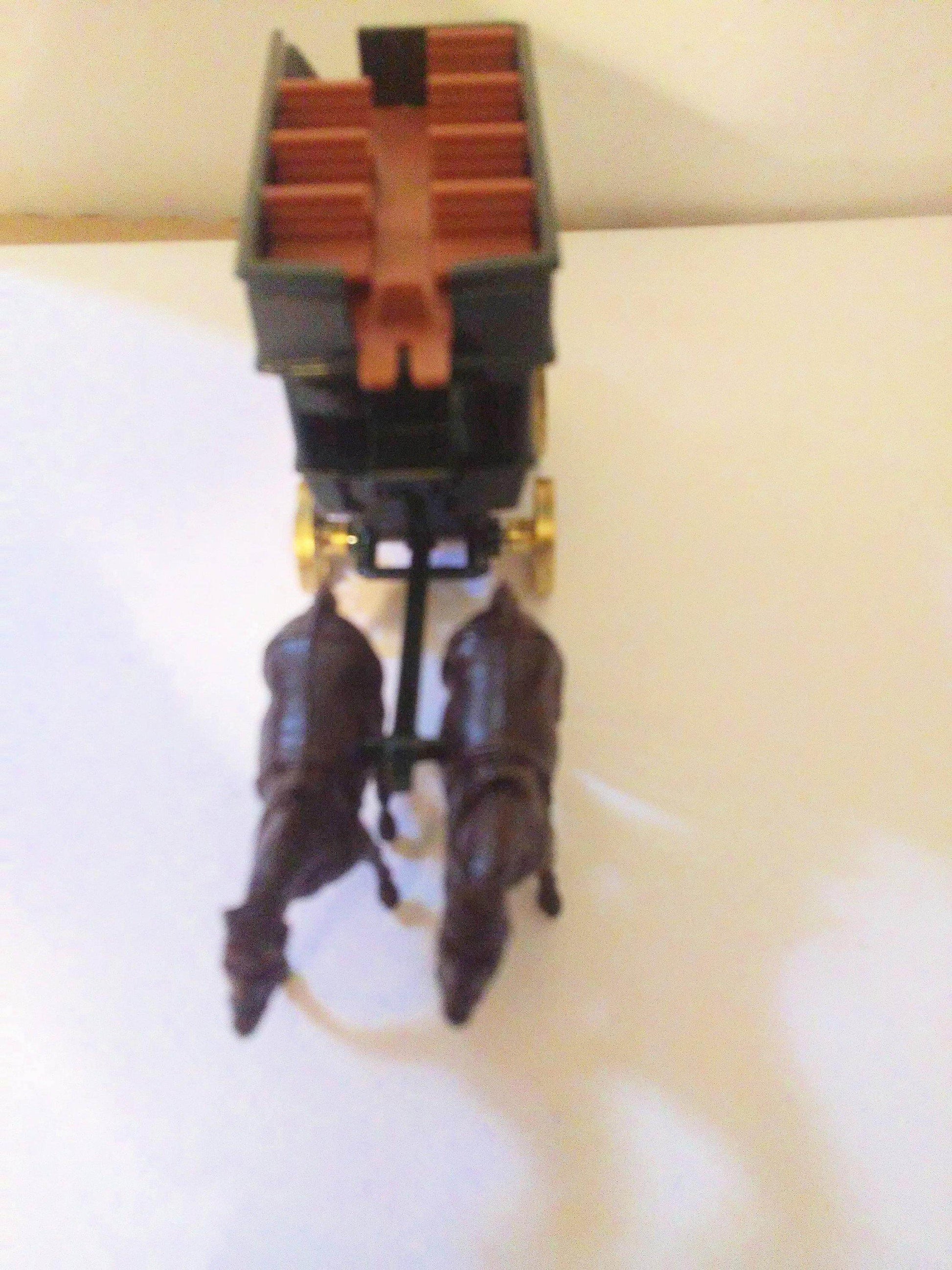 Lledo DG4 Lipton's Teas Horse-Drawn Omnibus Bowery to Broadway Green 1984 - TulipStuff