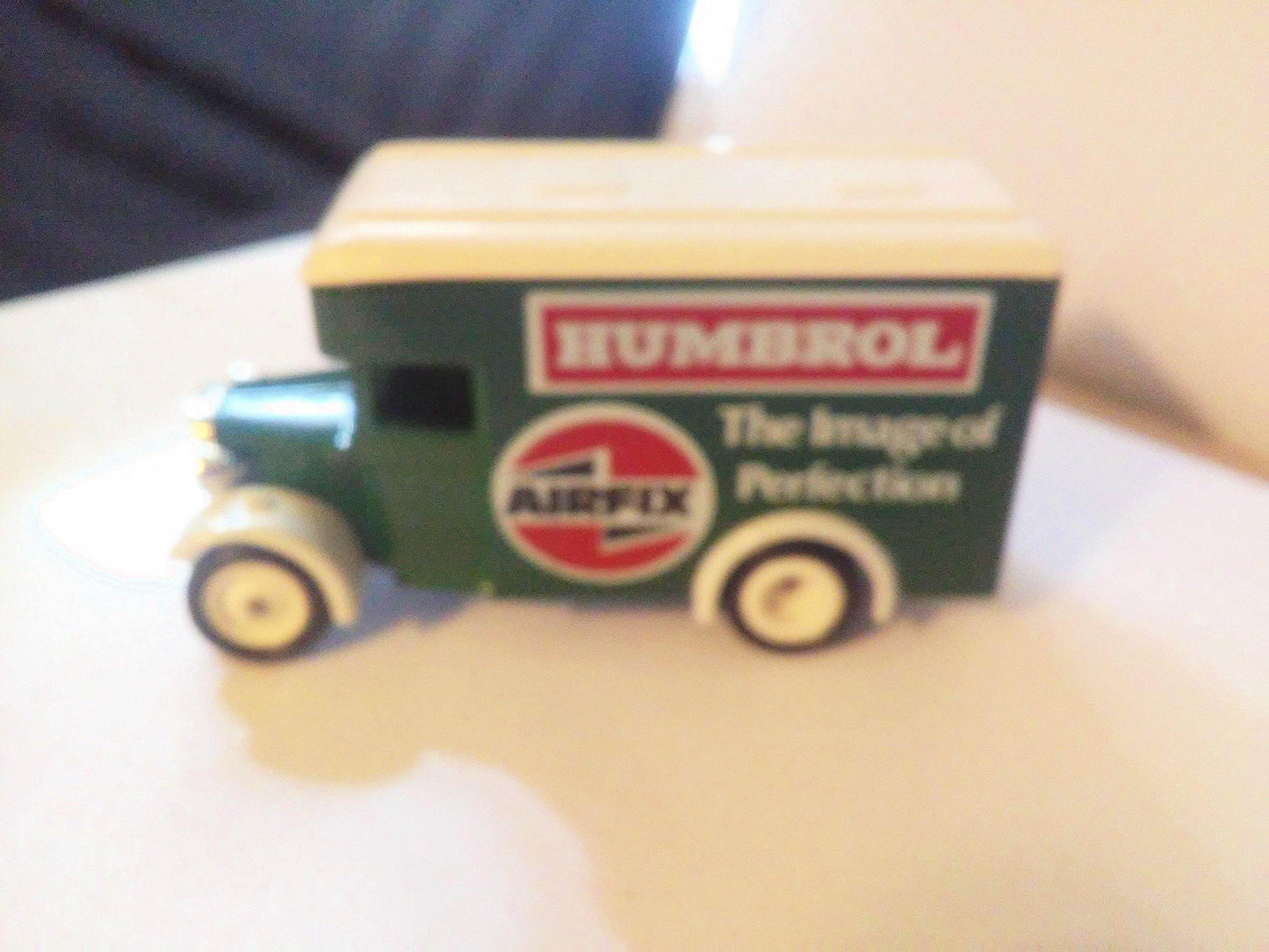 Edocar EA-4 Humbrol Airfix 1934 Dennis Van Made in England by Lledo 1986 - TulipStuff