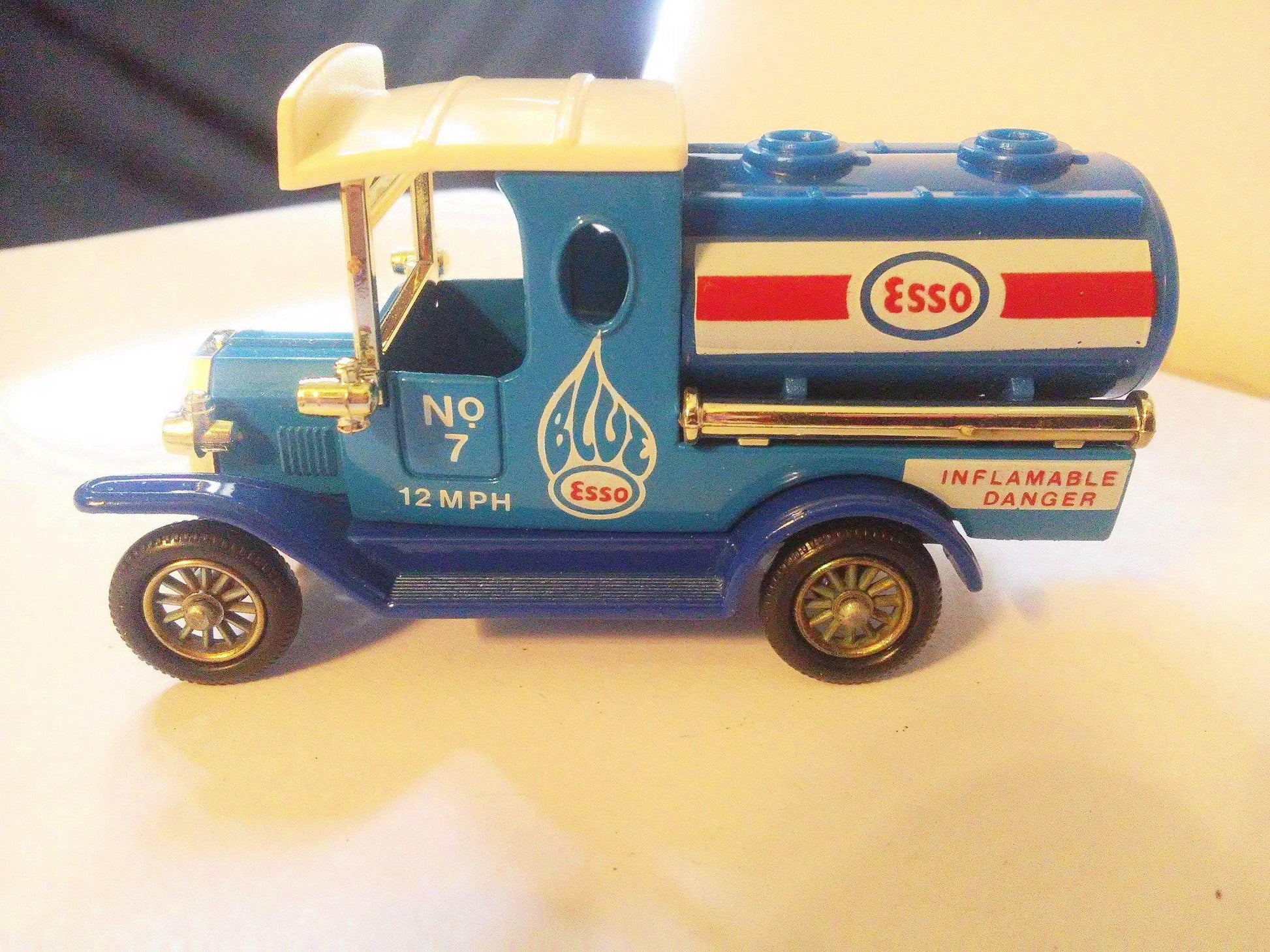 Lledo Days Gone DG8 1920 Ford Model T Tanker Esso Rare Error 'Inflamable' Spelling Made in England - TulipStuff