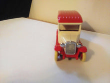 Load image into Gallery viewer, Lledo Days Gone DG21 Hostess Cake 1934 Chevrolet Van Diecast Toy Made in England - TulipStuff
