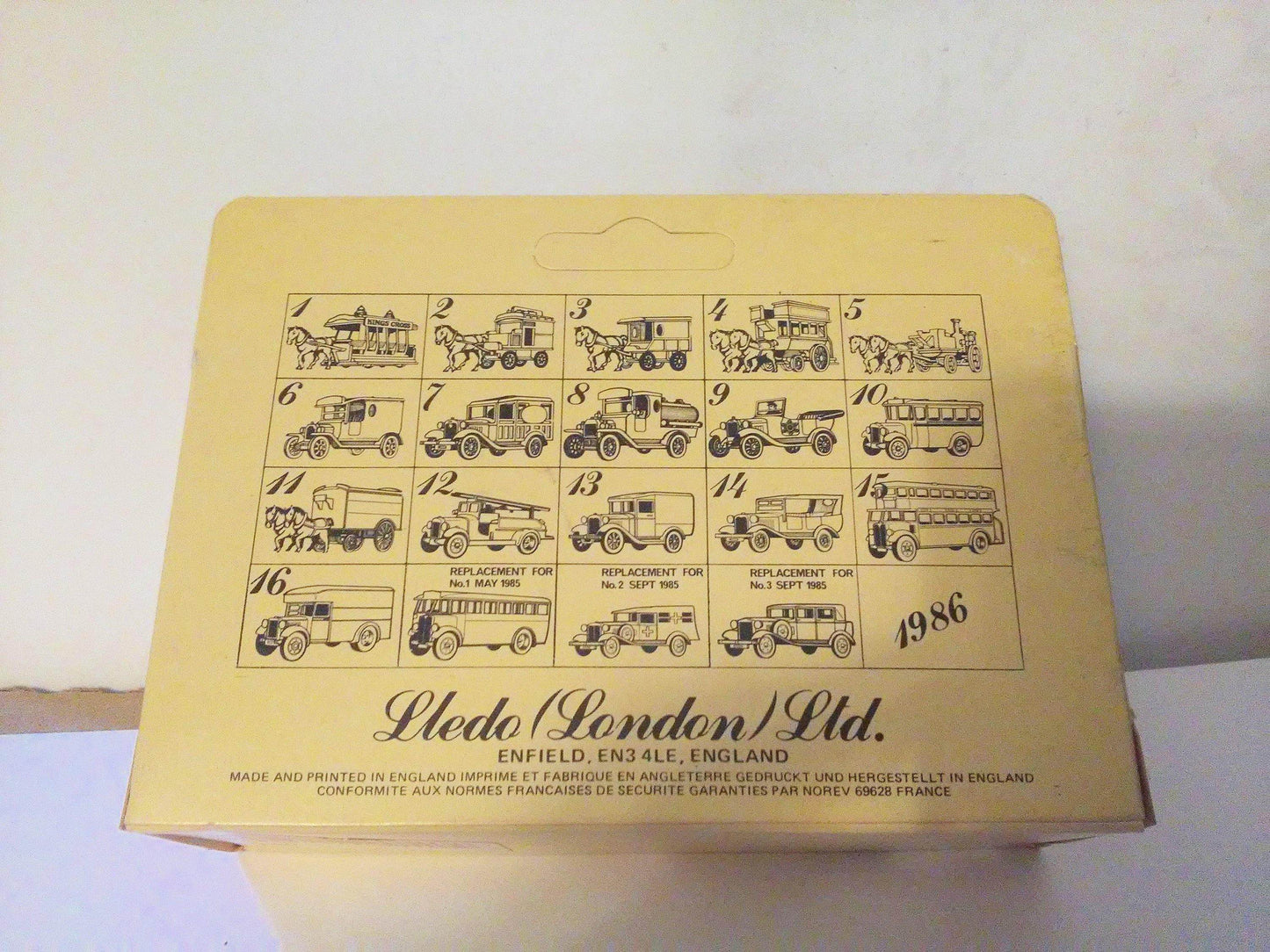 Lledo Days Gone DG14 1934 Ford Model A Car with Hood San Diego Fire Chief Made in England 1985 - TulipStuff