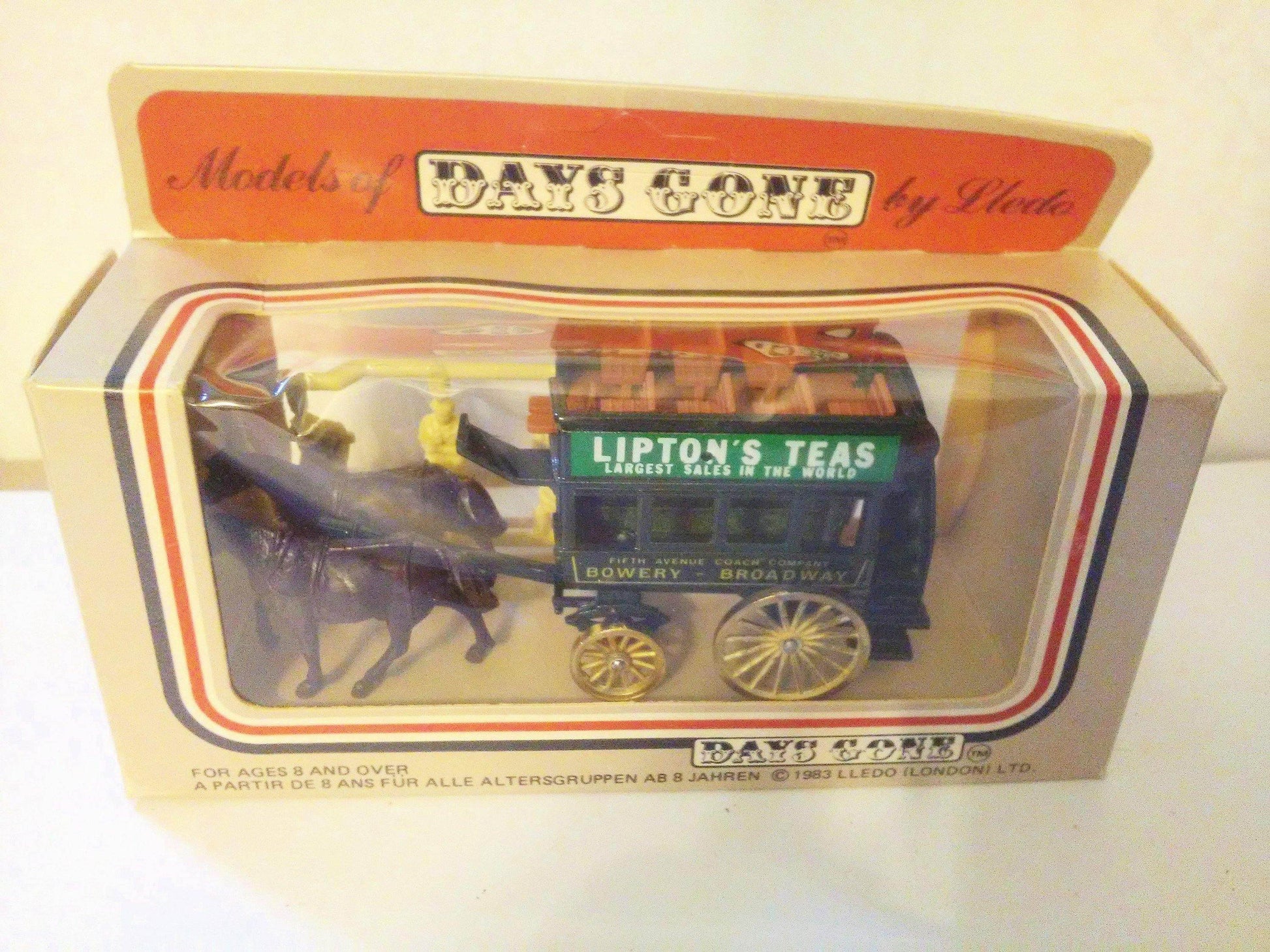 Lledo DG4 Lipton's Teas Horse-Drawn Omnibus Bowery to Broadway Green 1984 - TulipStuff