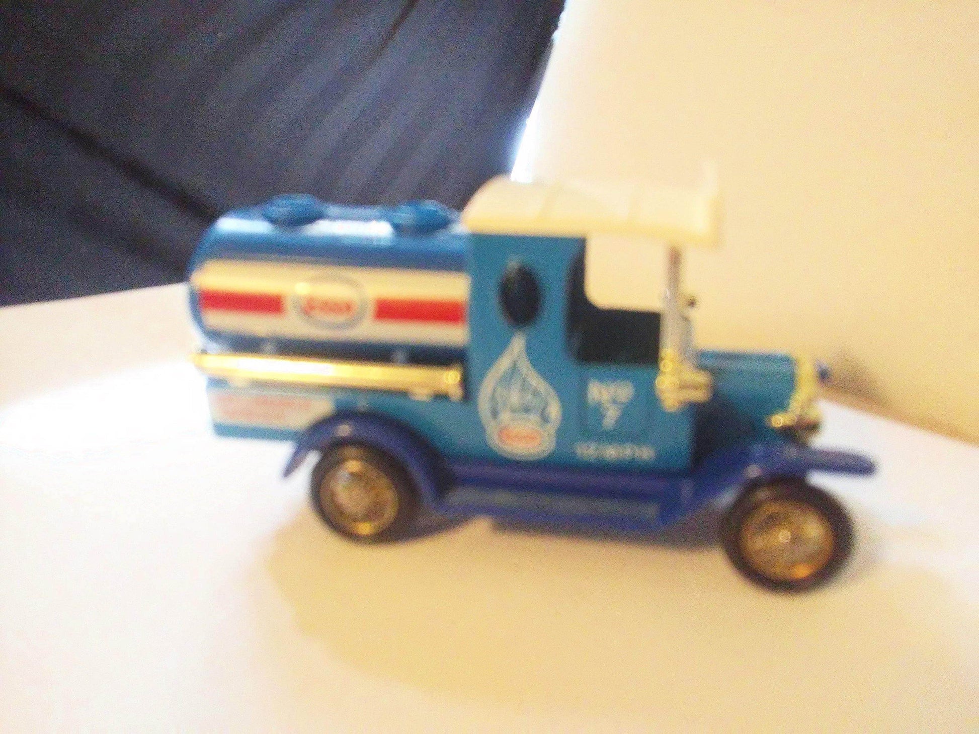 Lledo Days Gone DG8 1920 Ford Model T Tanker Esso Rare Error 'Inflamable' Spelling Made in England - TulipStuff