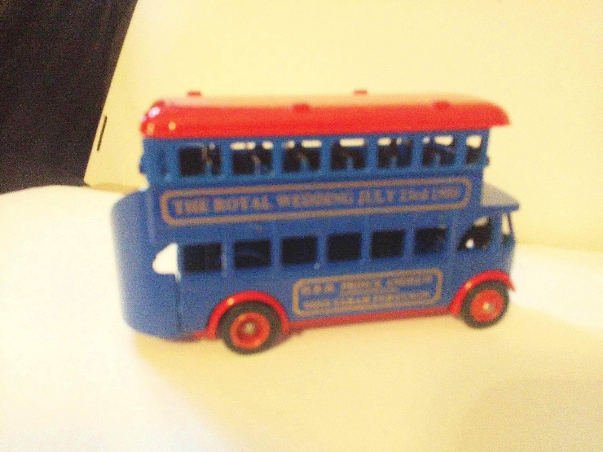 Lledo Days Gone ltd ed Royal Wedding 1986 Doubledecker Bus Prince Andrew Sarah Ferguson - TulipStuff