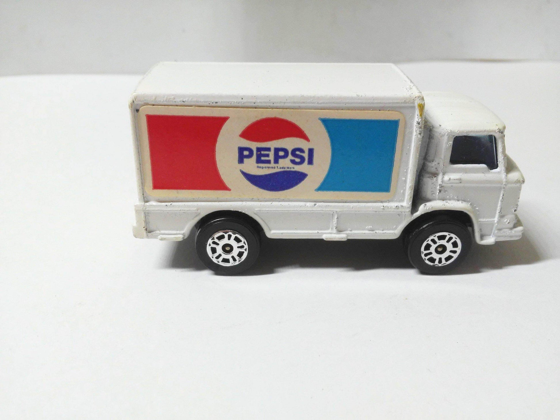 Corgi Juniors 87-B Pepsi Leyland Terrier Delivery Van 1975 Great Britain Diecast Truck - TulipStuff