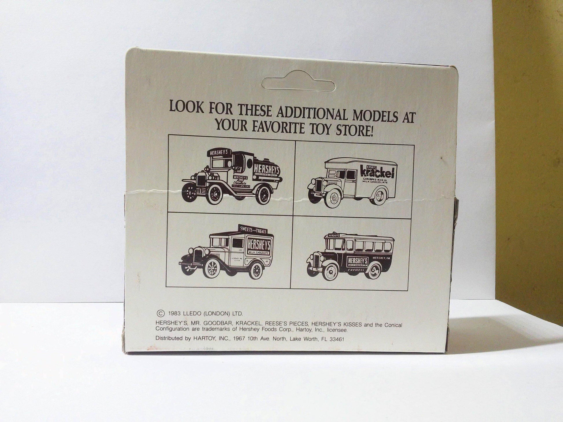 Lledo DG10 Hershey's Milk Chocolate 1935 Dennis Coach Bus Made in England 1986 - TulipStuff