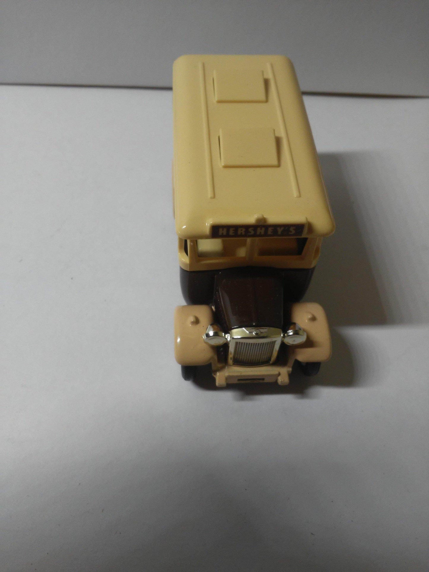 Lledo DG10 Hershey's Milk Chocolate 1935 Dennis Coach Bus Made in England 1986 - TulipStuff