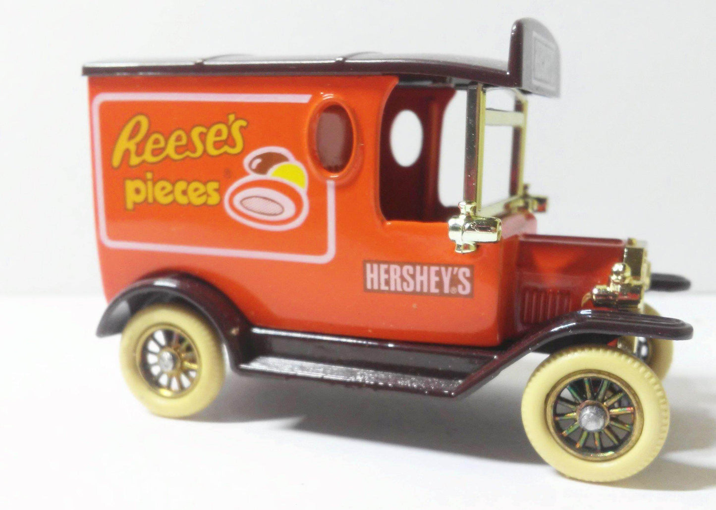 Lledo Hartoy DG6 Hershey's Reese's Pieces 1920 Ford Model T Van Made in England - TulipStuff