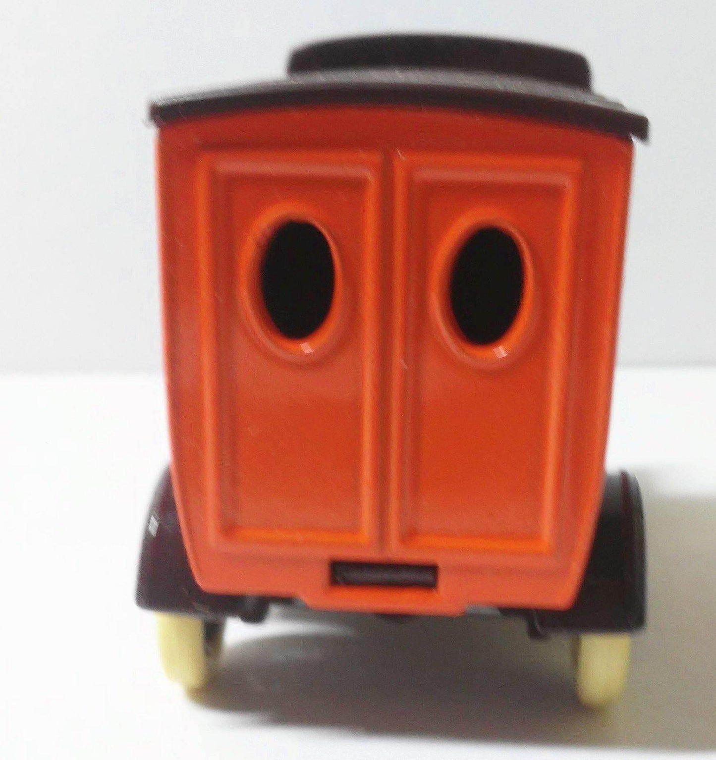 Lledo Hartoy DG6 Hershey's Reese's Pieces 1920 Ford Model T Van Made in England - TulipStuff