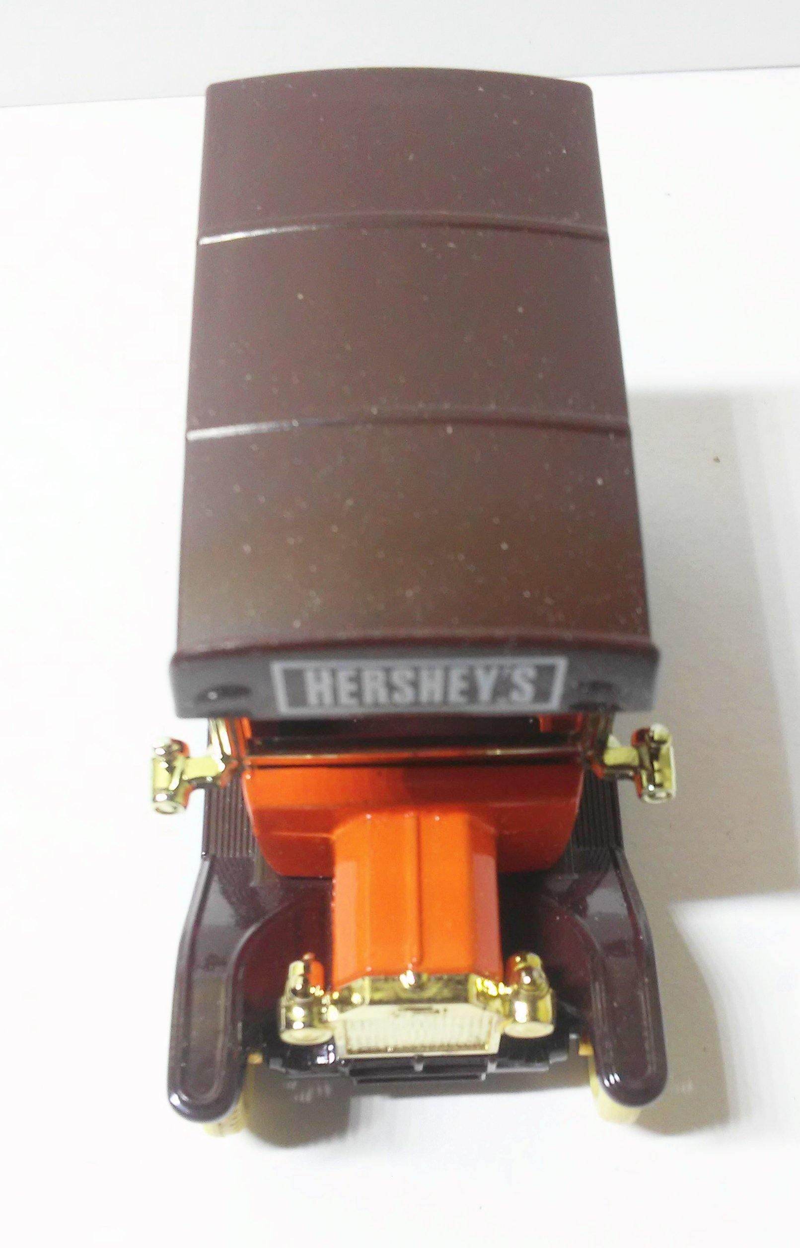 Lledo Hartoy DG6 Hershey's Reese's Pieces 1920 Ford Model T Van Made in England - TulipStuff