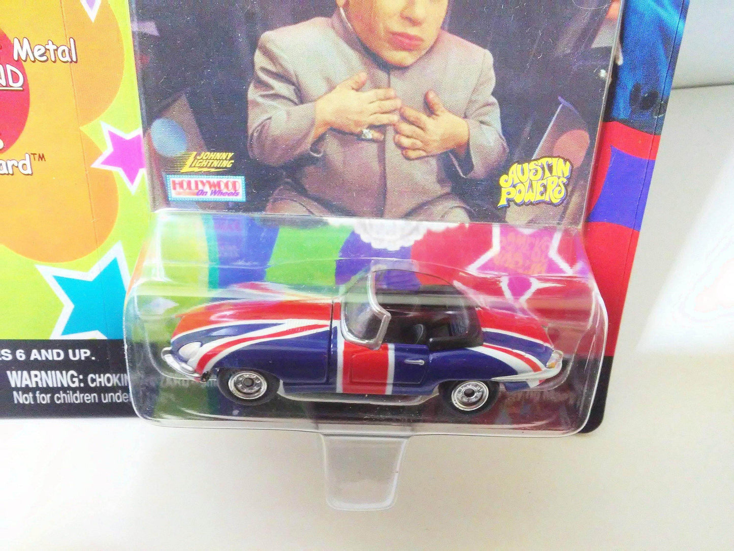 Johnny Lightning Hollywood On Wheels Austins Powers Shaguar Jaguar XKE Convertible Diecast Metal 1999 - TulipStuff