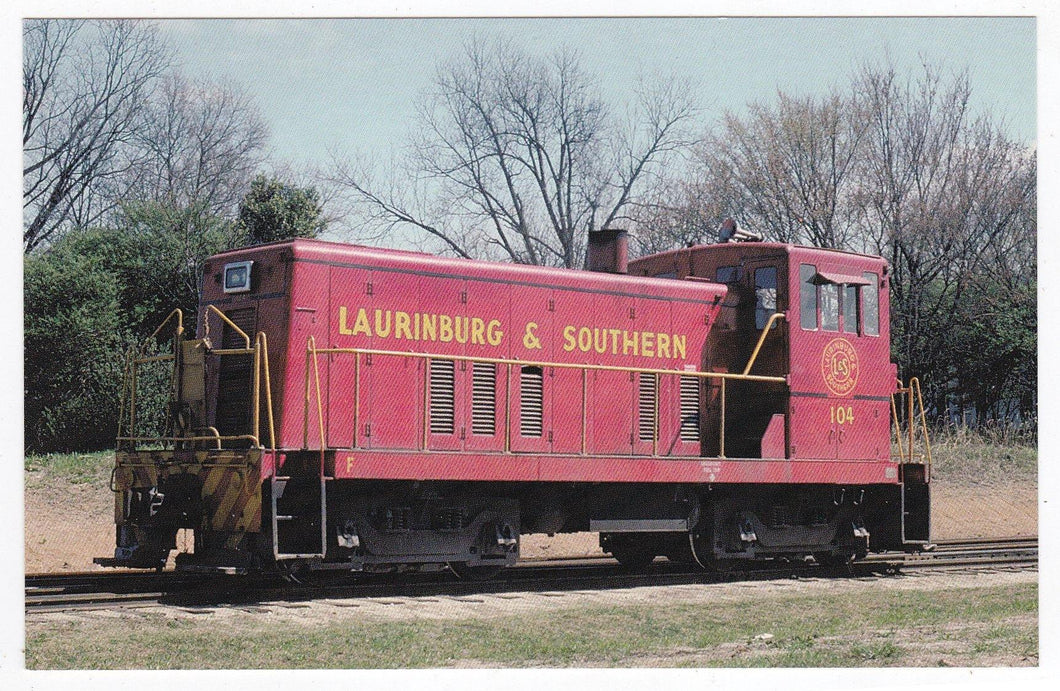 Laurinburg and Southern Railroad GE 70-tonner Diesel Locomotive 1976 - TulipStuff