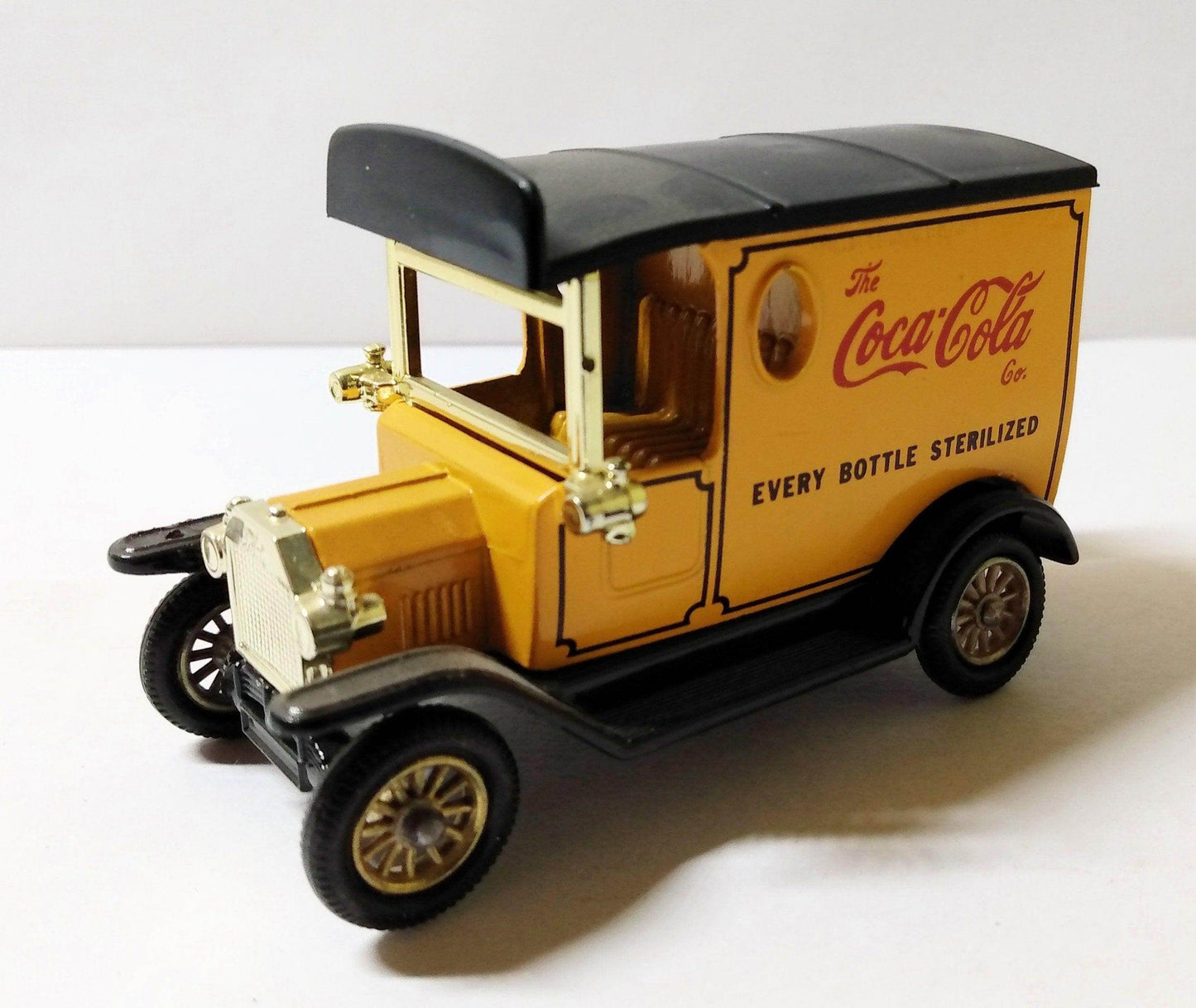 Lledo DG6 021 Coca Cola 1920 Ford Model T Van Yellow - TulipStuff