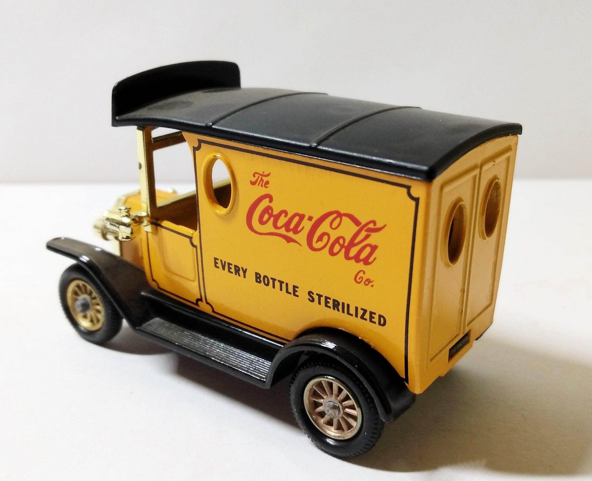 Lledo DG6 021 Coca Cola 1920 Ford Model T Van Yellow - TulipStuff
