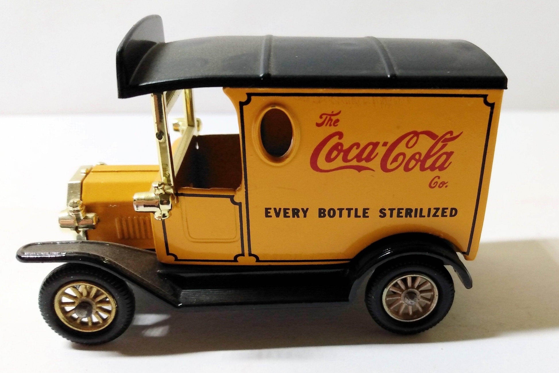 Lledo DG6 021 Coca Cola 1920 Ford Model T Van Yellow - TulipStuff