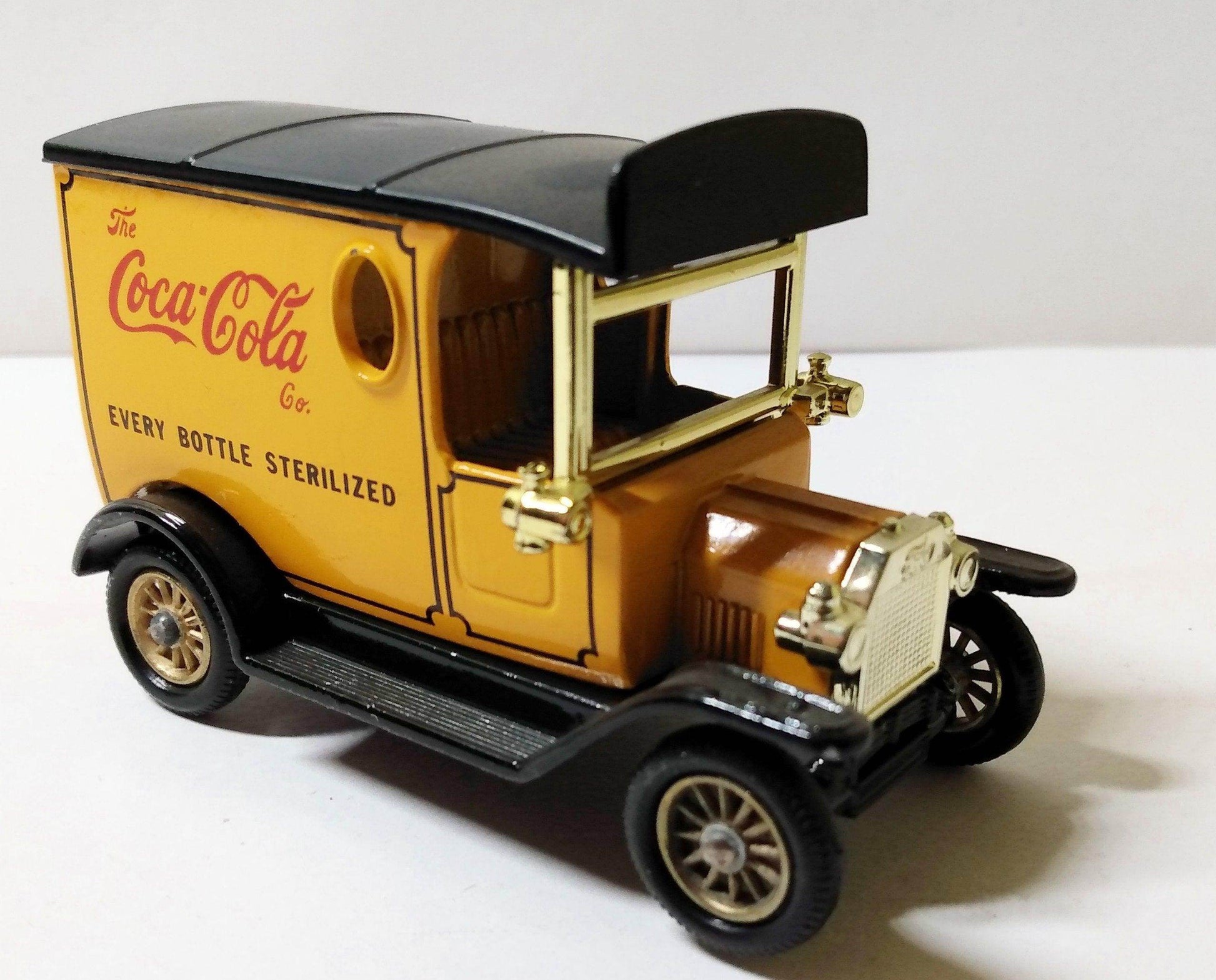 Lledo DG6 021 Coca Cola 1920 Ford Model T Van Yellow - TulipStuff