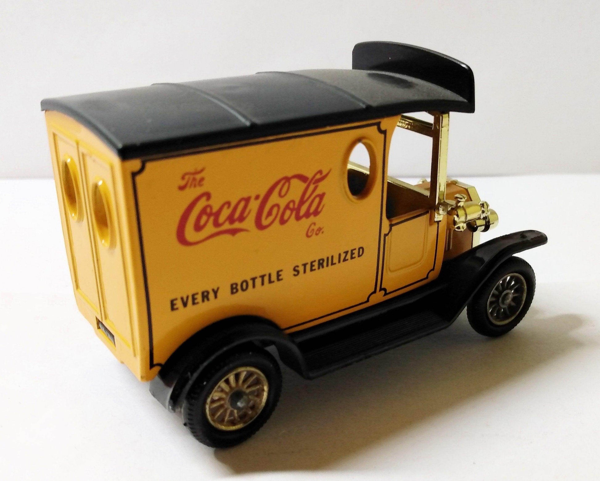 Lledo DG6 021 Coca Cola 1920 Ford Model T Van Yellow - TulipStuff