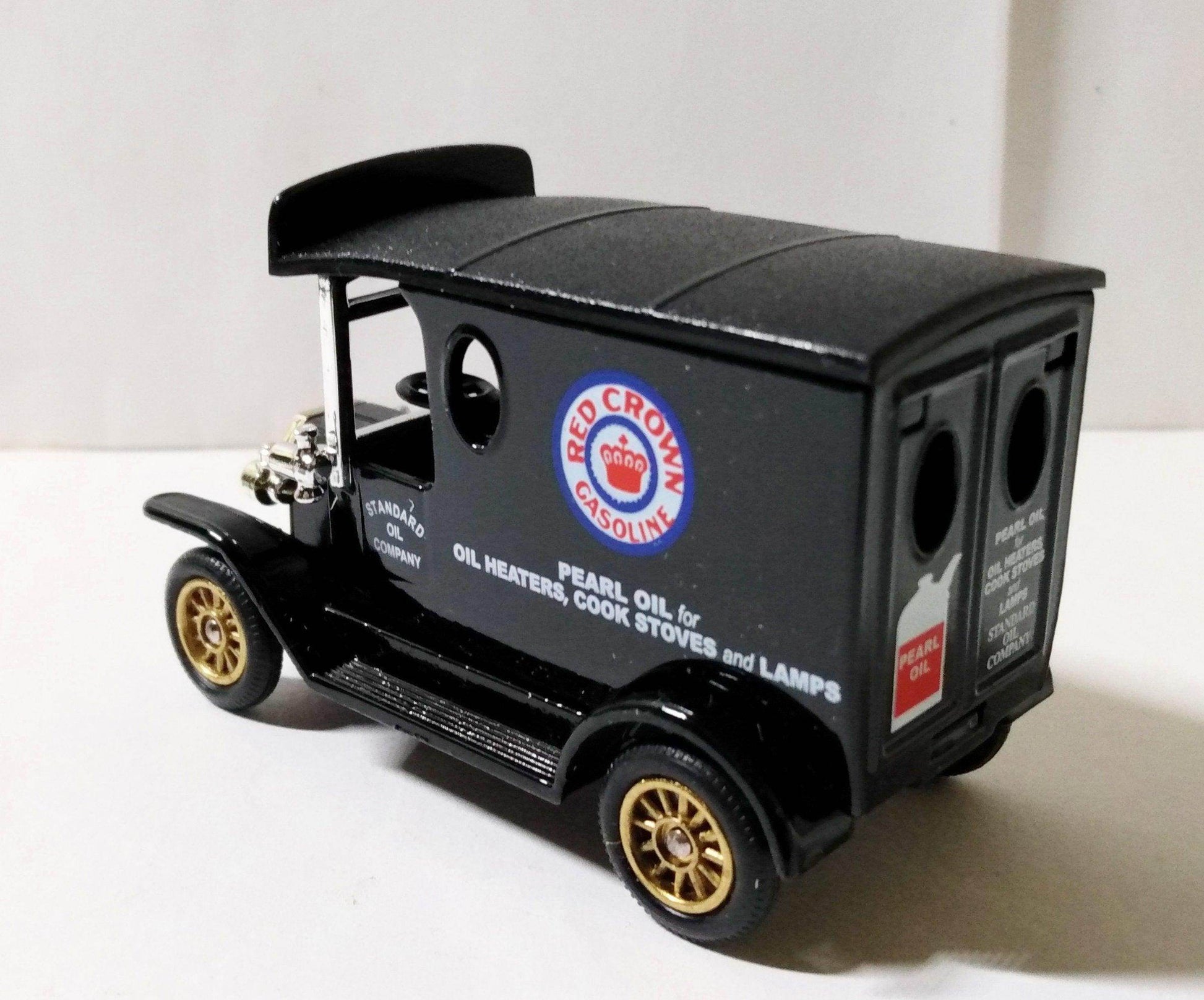 Lledo Chevron 1927 Pearl Oil Van Ford Model T Standard Oil - TulipStuff