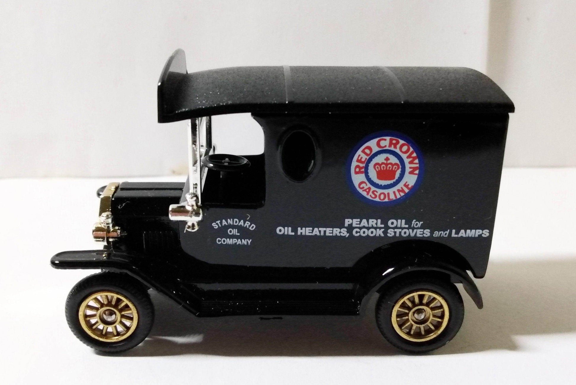 Lledo Chevron 1927 Pearl Oil Van Ford Model T Standard Oil - TulipStuff