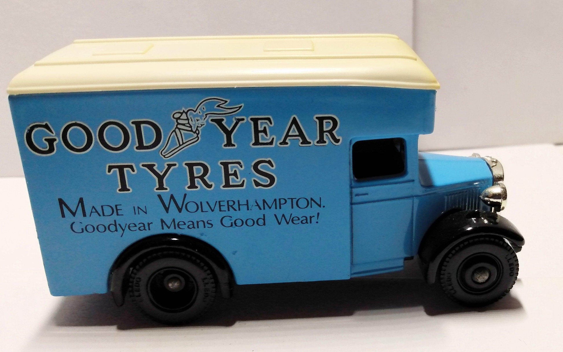 Lledo Days Gone DG16 1934 Dennis Parcels Van Good Year Tyres England - TulipStuff
