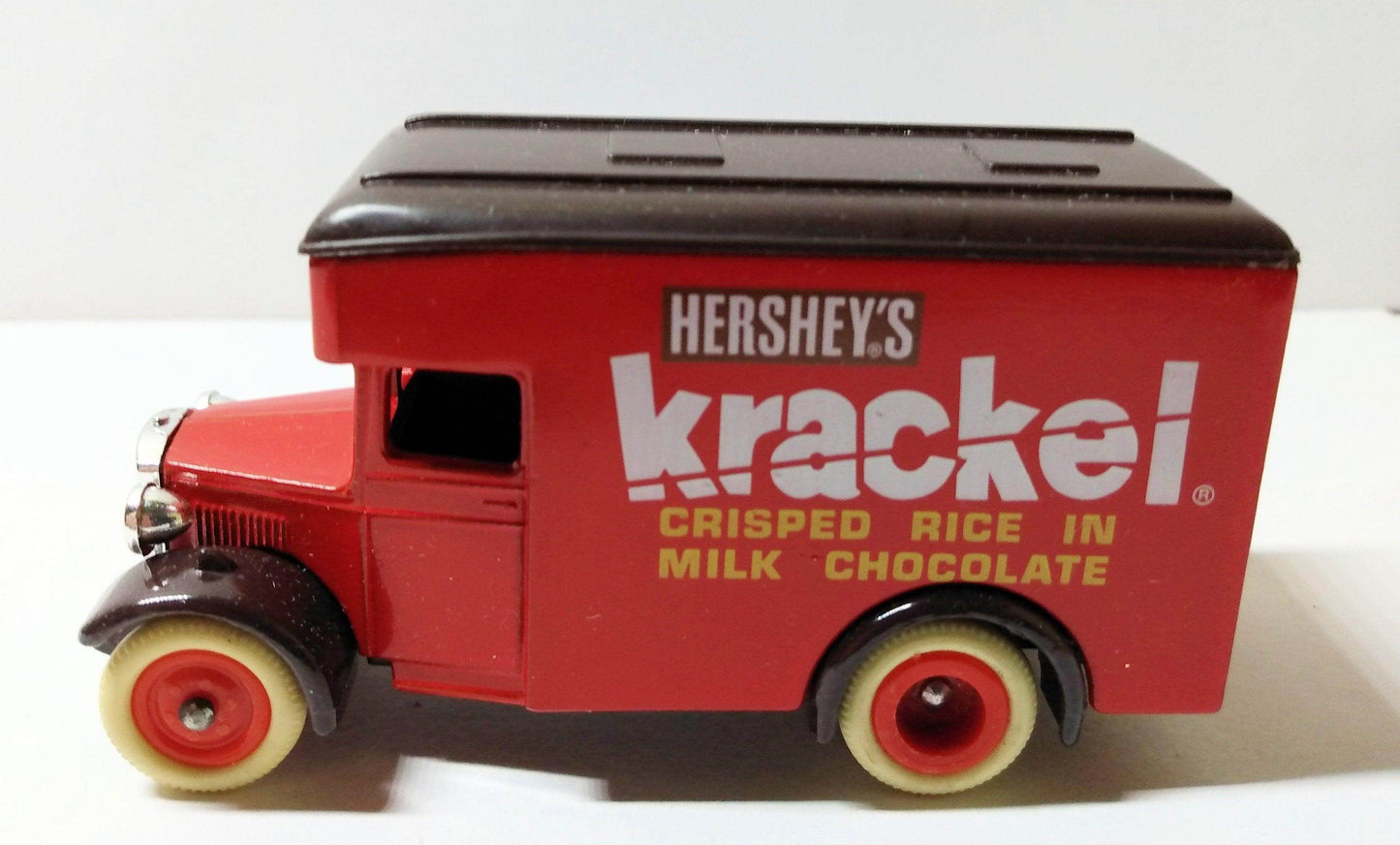 Lledo DG16 Hershey's Krackel 1934 Dennis Parcels Van England - TulipStuff