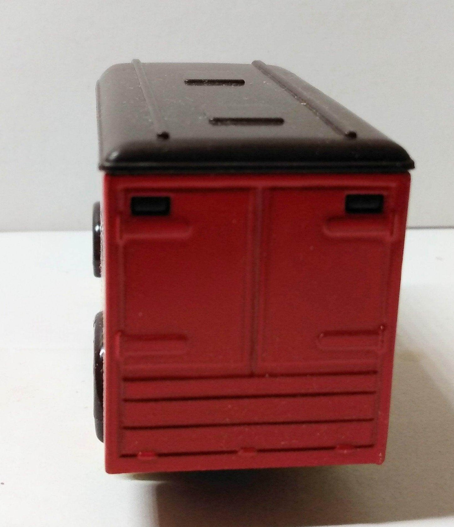 Lledo DG16 Hershey's Krackel 1934 Dennis Parcels Van England - TulipStuff