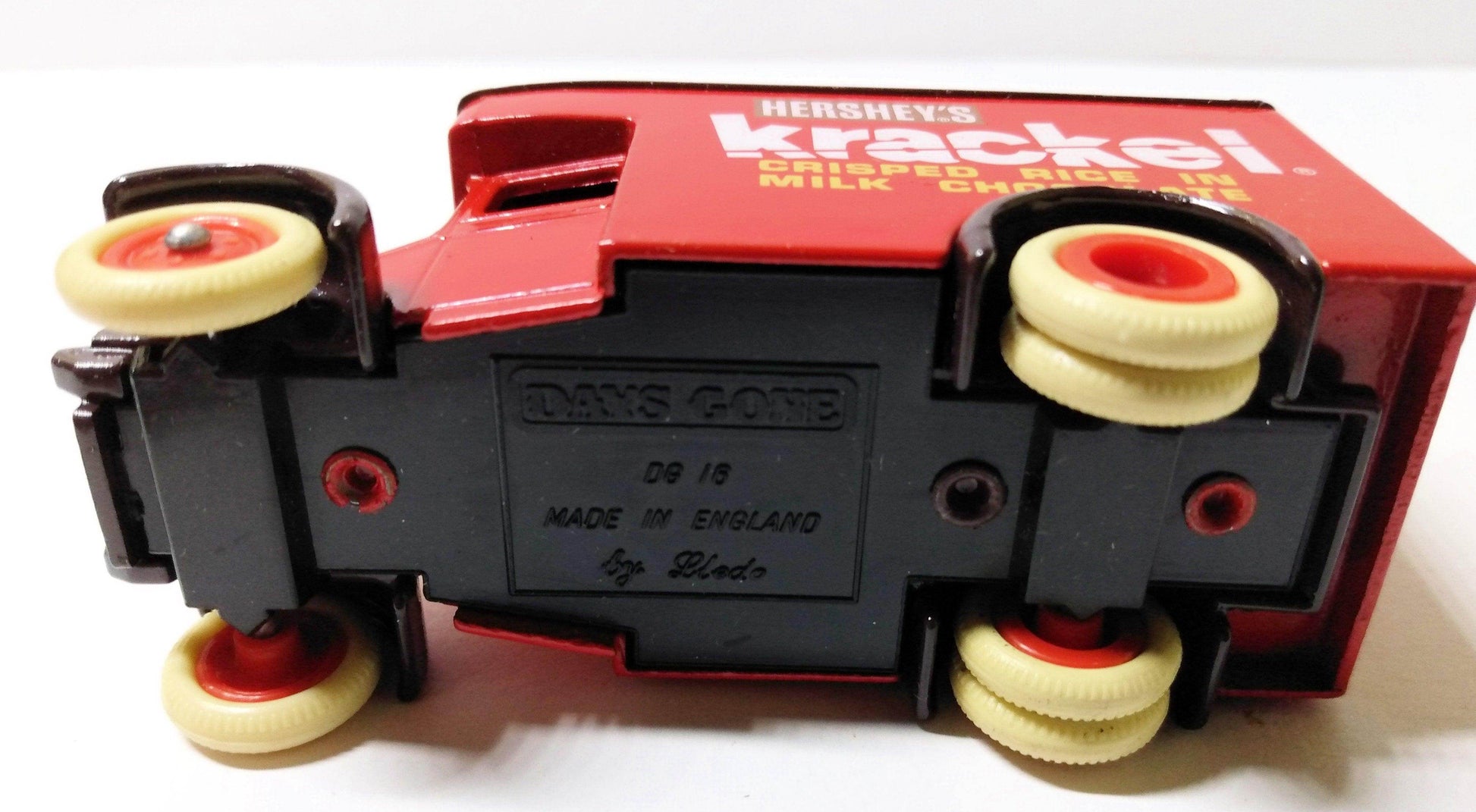 Lledo DG16 Hershey's Krackel 1934 Dennis Parcels Van England - TulipStuff