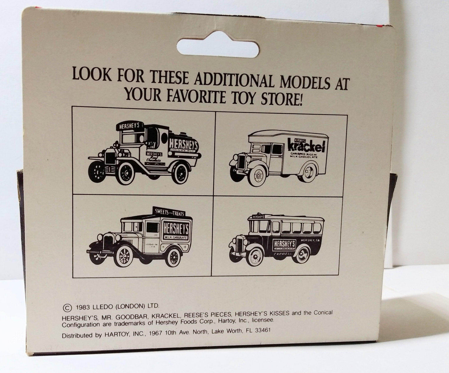 Lledo DG16 Hershey's Krackel 1934 Dennis Parcels Van England - TulipStuff