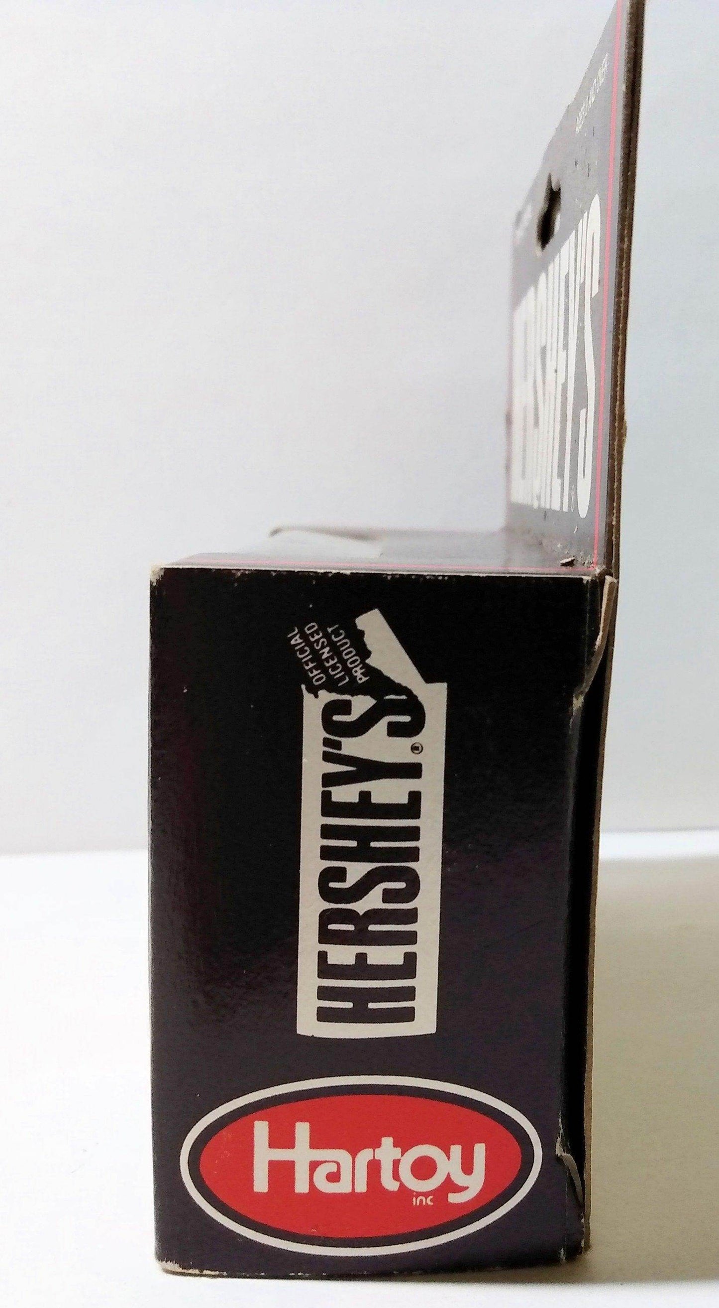 Lledo DG16 Hershey's Krackel 1934 Dennis Parcels Van England - TulipStuff