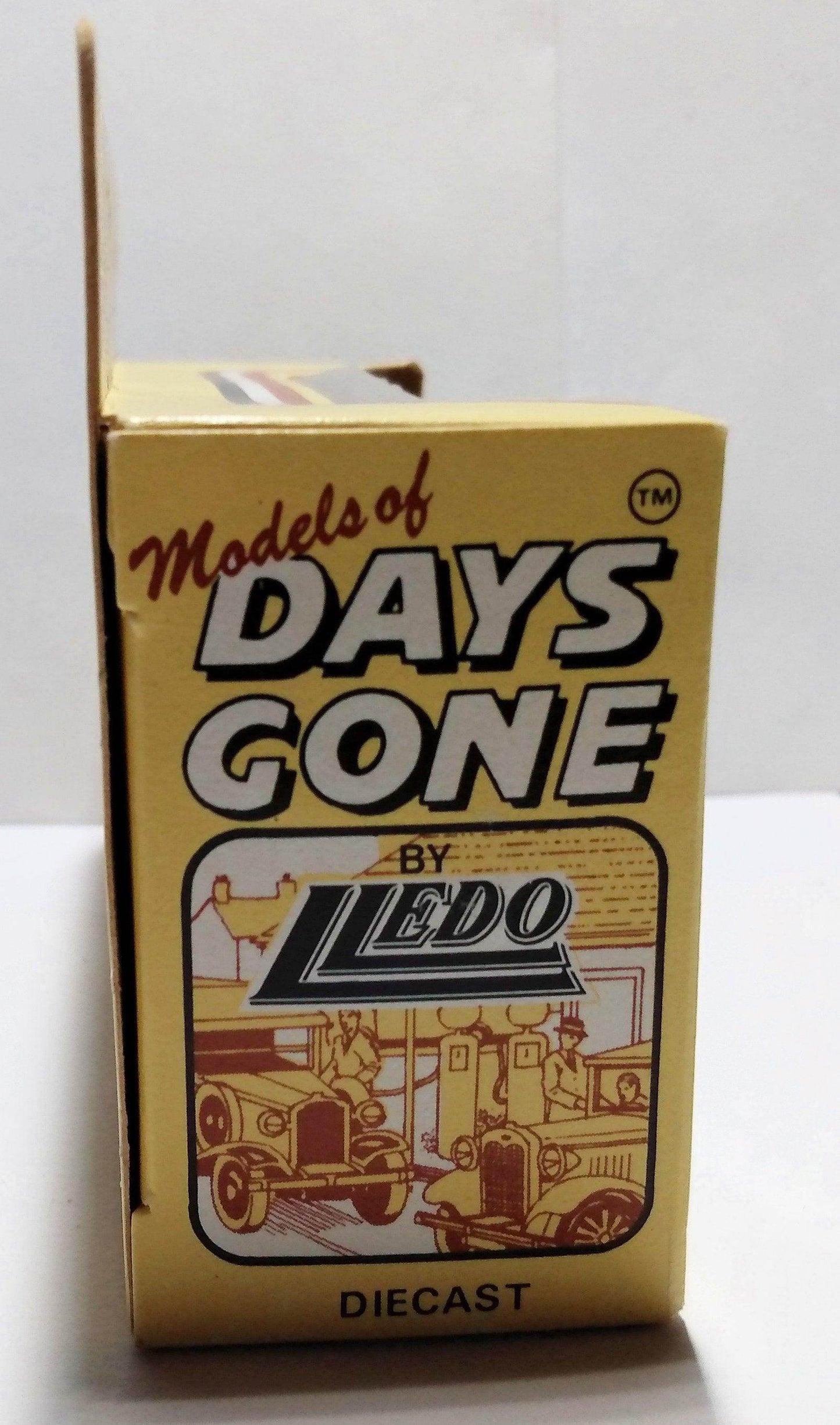 Lledo Days Gone DG22 FTD 1933 Packard Town Van Say It With Flowers - TulipStuff