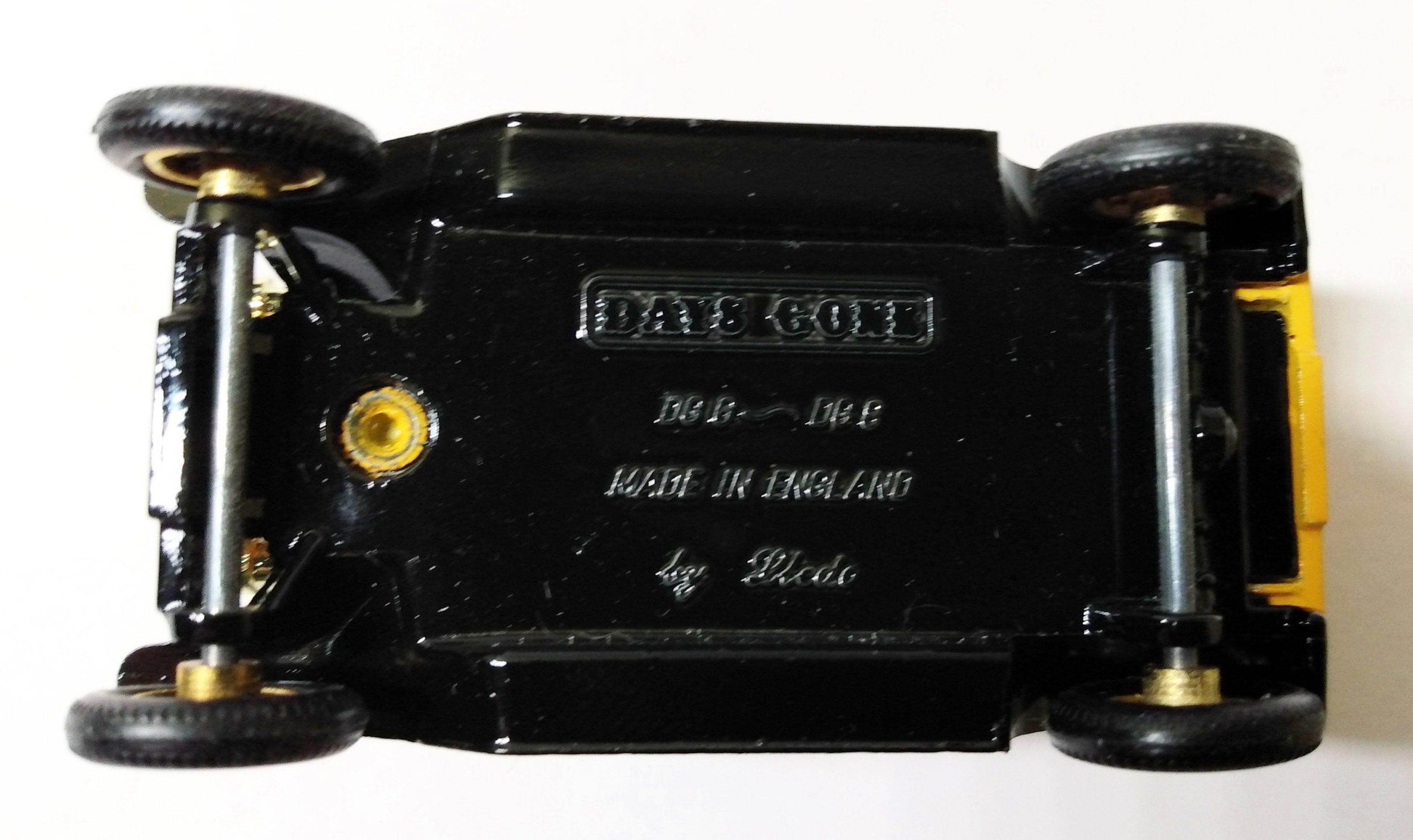 Lledo DG6 020a Coca Cola At Soda Fountains 1920 Ford Model T Van - TulipStuff