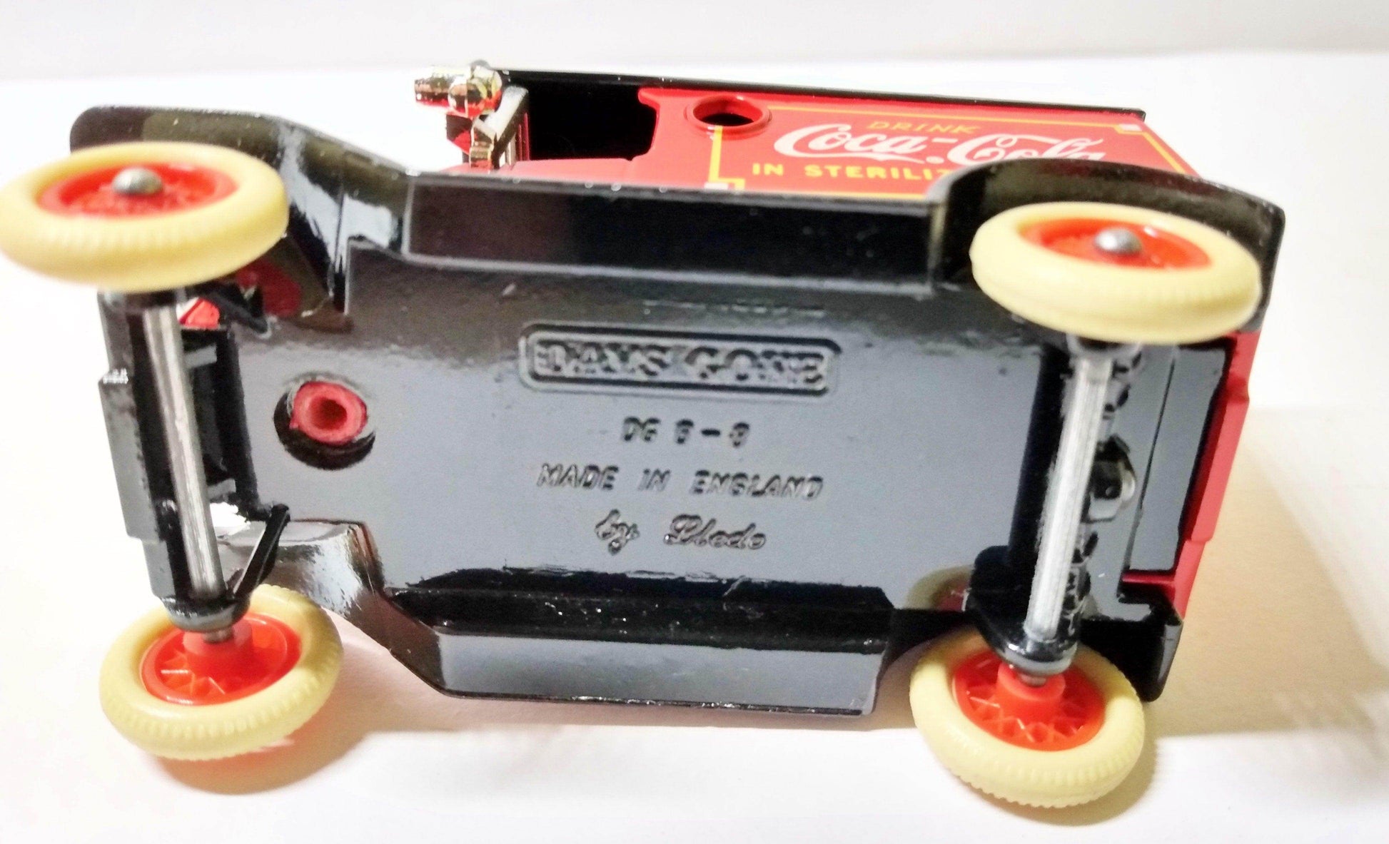 Lledo DG6 058 Drink Coca Cola 1920 Ford Model T Van Red - TulipStuff