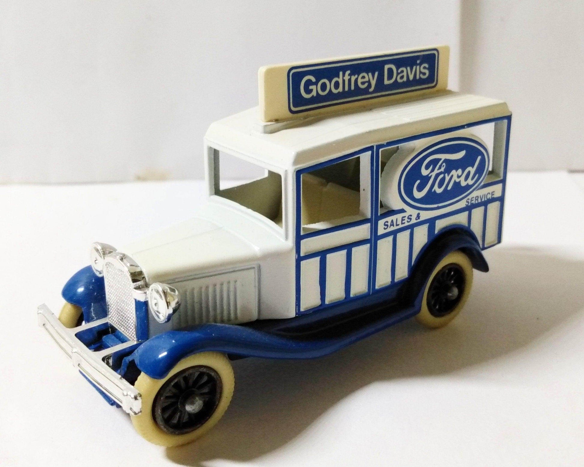 Lledo Days Gone DG7 1934 Ford Model A Woody Wagon Godfrey Davis Ford - TulipStuff