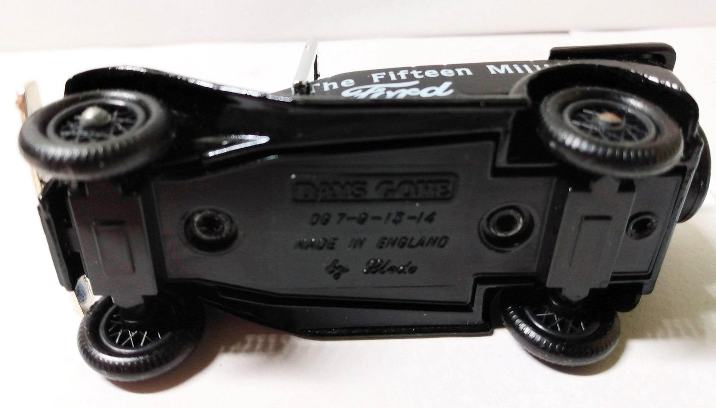 Lledo Days Gone DG9 1934 Ford Model A Fifteen Millionth Ford 1985 - TulipStuff