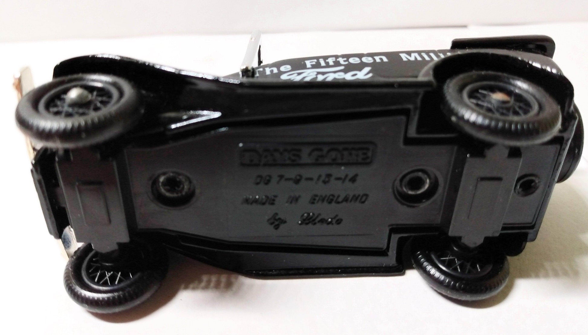 Lledo Days Gone DG9 1934 Ford Model A Fifteen Millionth Ford 1985 - TulipStuff