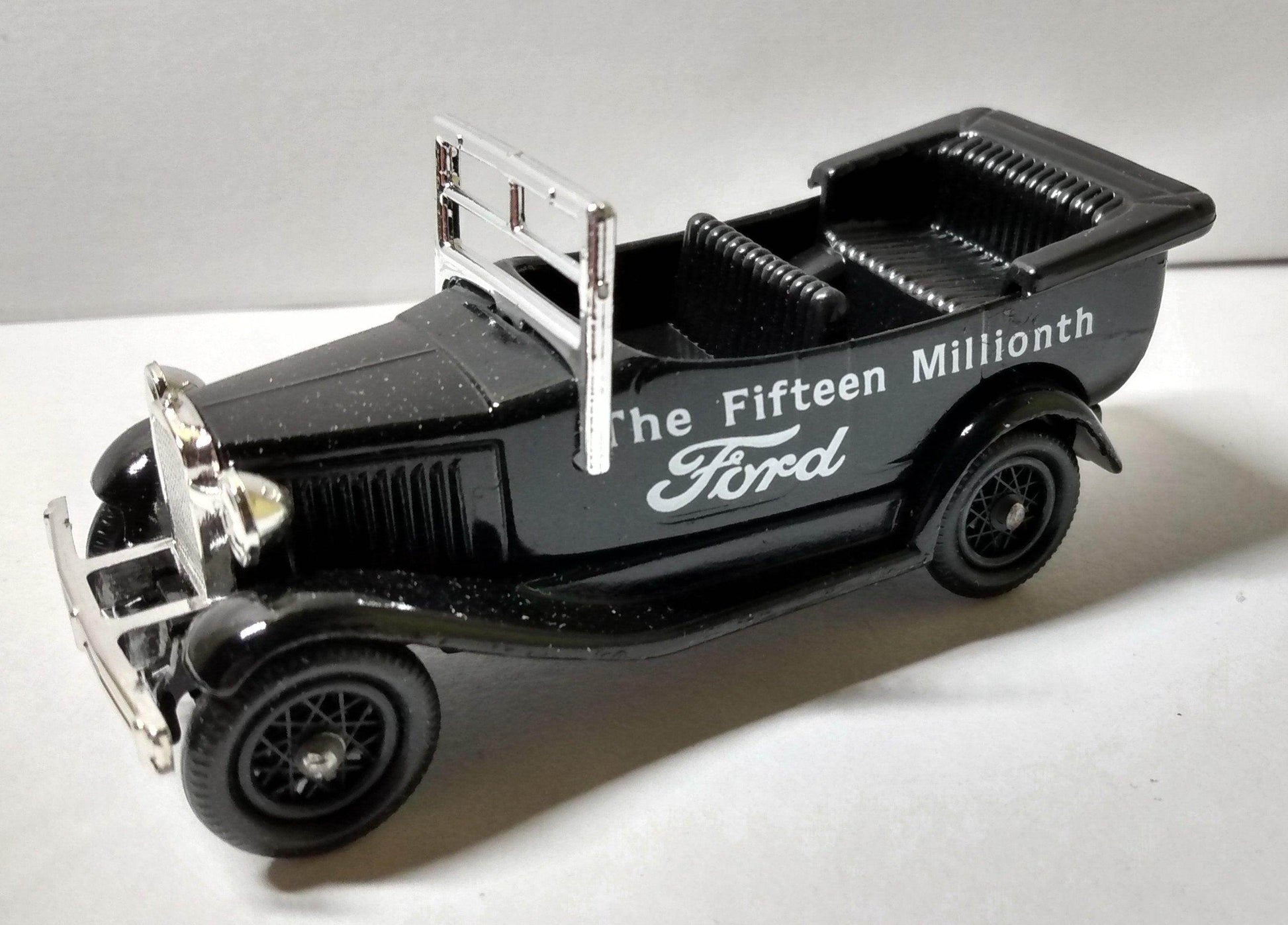 Lledo Days Gone DG9 1934 Ford Model A Fifteen Millionth Ford 1985 - TulipStuff