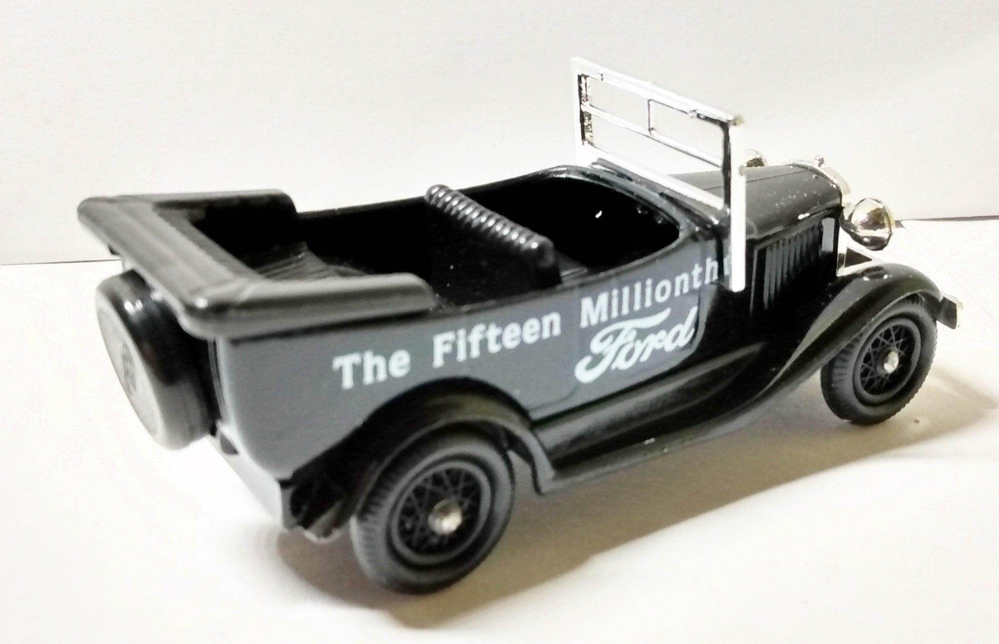 Lledo Days Gone DG9 1934 Ford Model A Fifteen Millionth Ford 1985 - TulipStuff