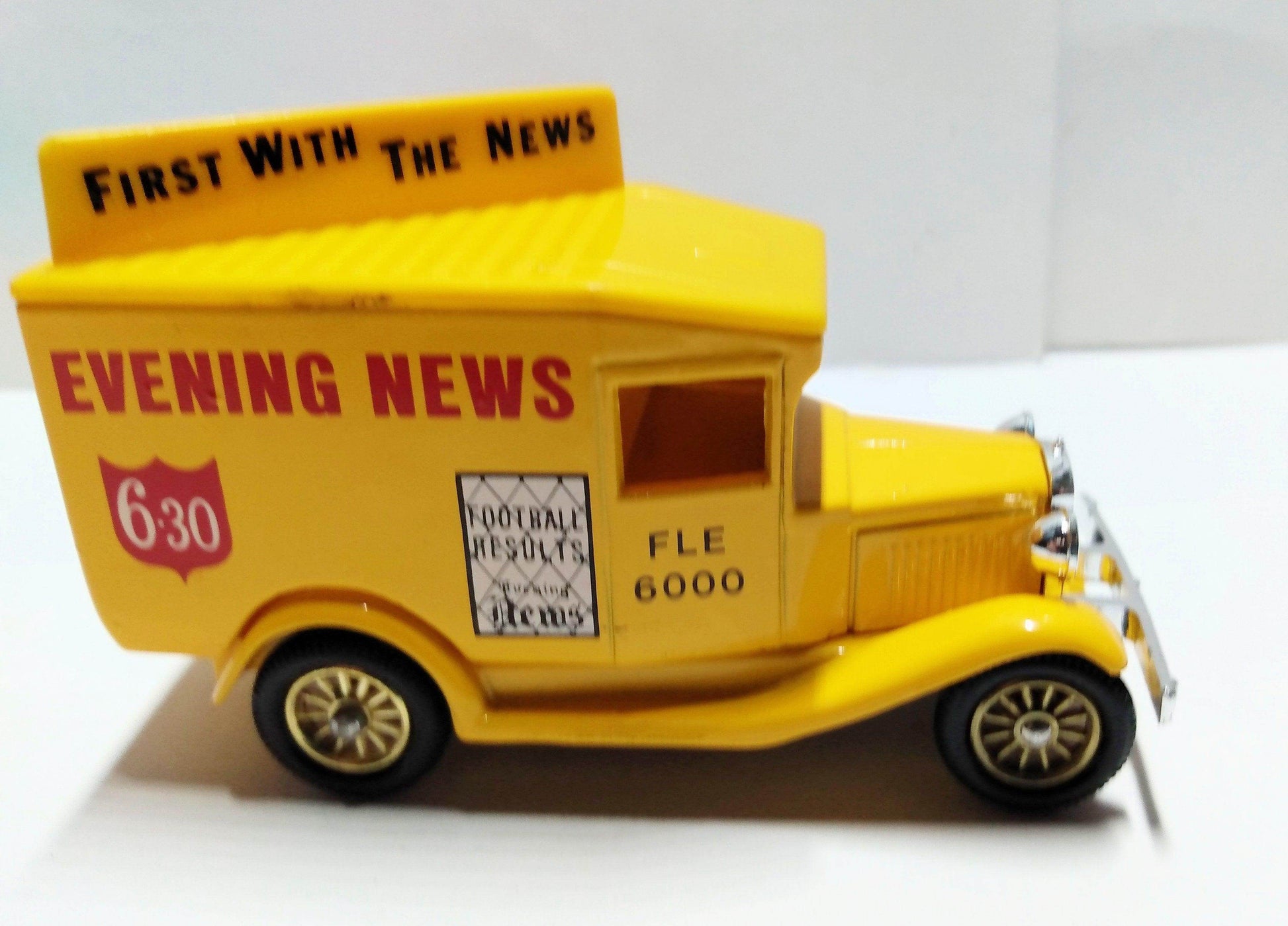 Lledo Models of Days Gone DG13 Evening News 1934 Ford Model A Van - TulipStuff