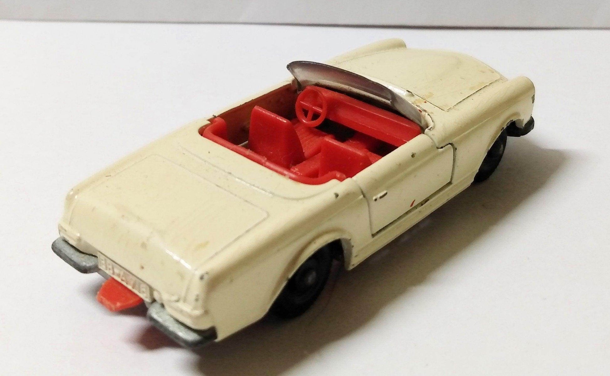 Lesney Matchbox 27 Mercedes-Benz 230SL 1966 England - TulipStuff