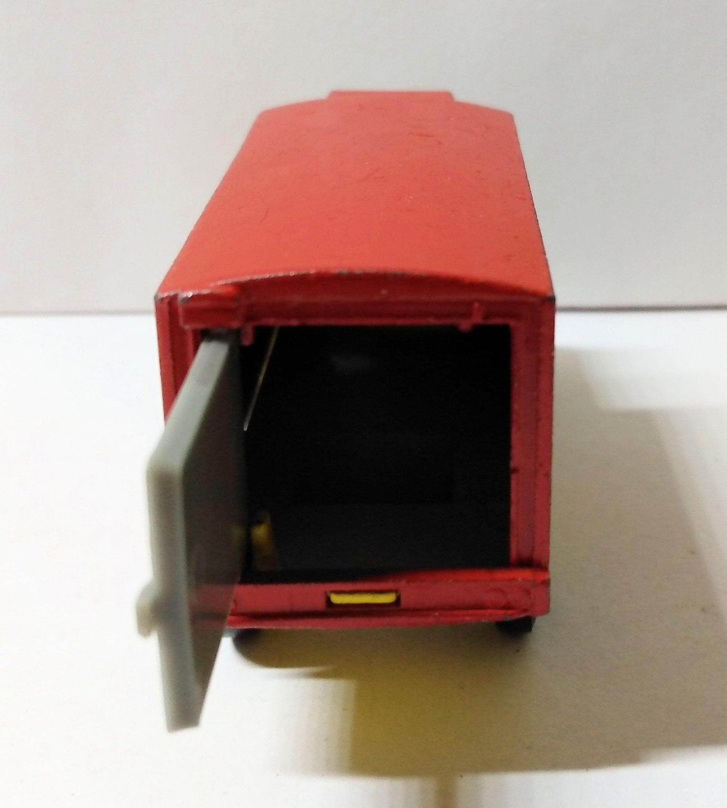 Lesney Matchbox 44 GMC Refrigerator Truck Superfast England 1970 - TulipStuff