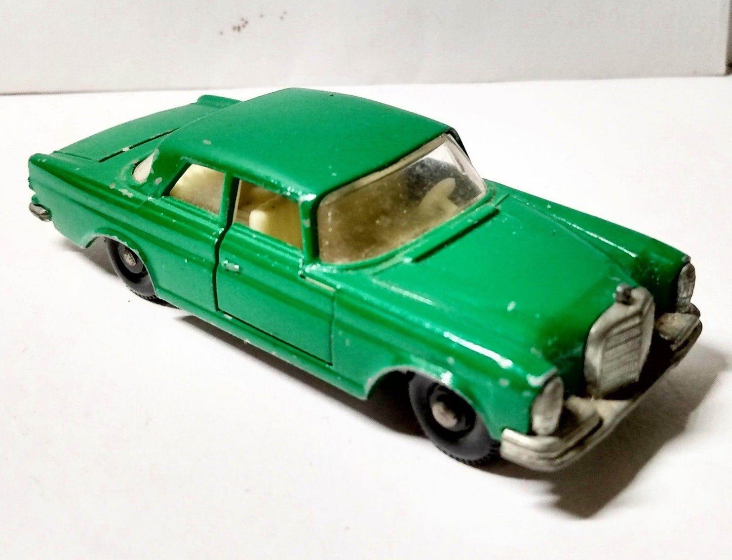Lesney Matchbox 46 Mercedes-Benz 300SE 1968 England Green - TulipStuff