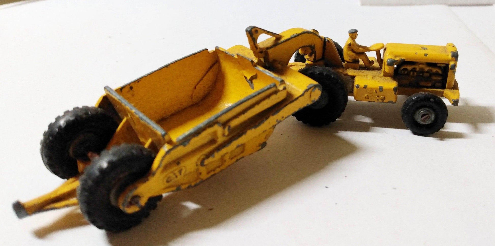 Lesney Matchbox Major Pack M1 Caterpillar Earth Scraper Earthmover 1957 - TulipStuff