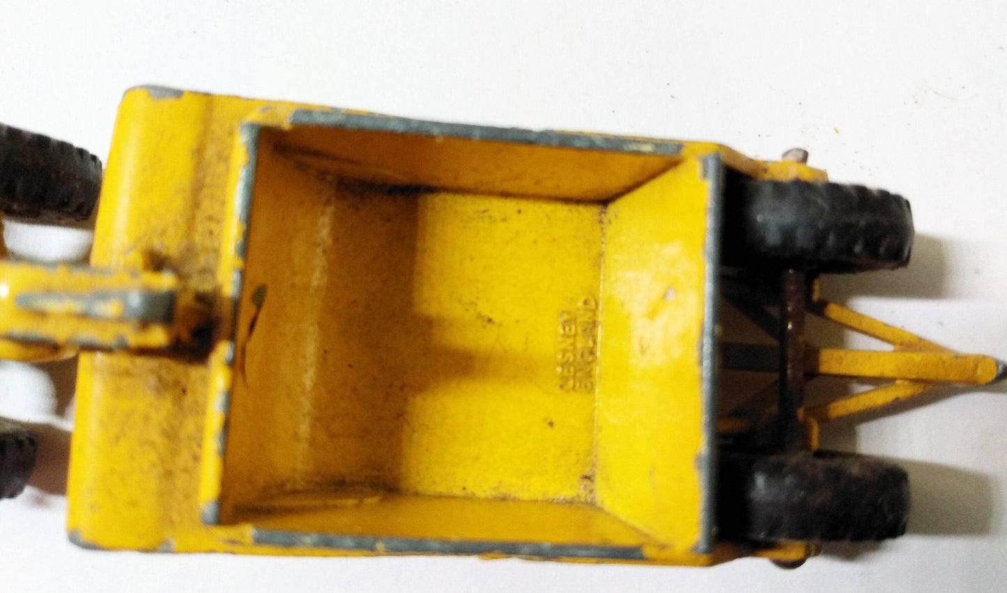 Lesney Matchbox Major Pack M1 Caterpillar Earth Scraper Earthmover 1957 - TulipStuff